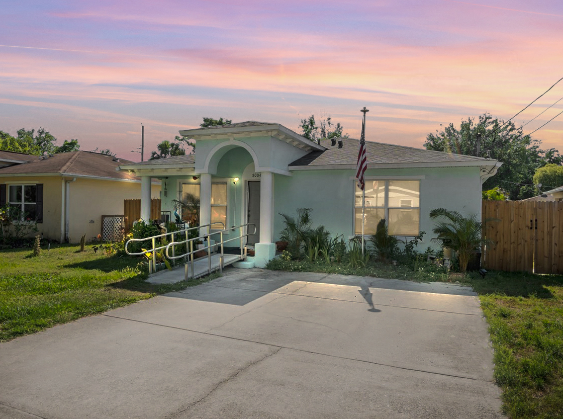 8004 N BROOKS ST, TAMPA, FL 33604